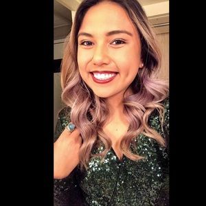 Meet your posher ✌🏽🙋🏽‍♀️